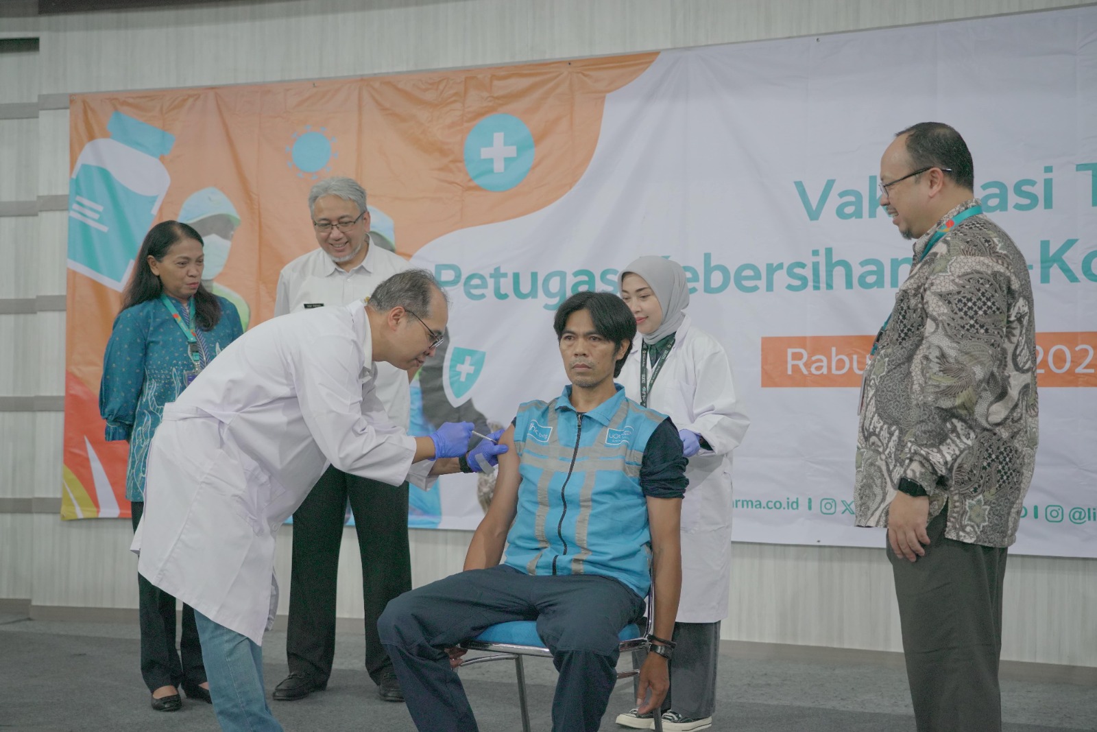 Wali Kota Bandung Apresiasi Langkah Bio Farma Lindungi Petugas KebersihanLewat Vaksinasi Tetanus Gratis